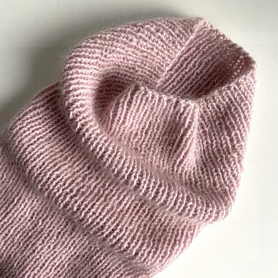 Ręcznie robiony KOMIN 100% Baby Merino plus moher i jedwab 54 Pudrowy Róż 35 cm długości